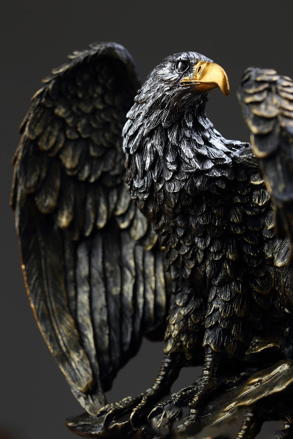 ESCULTURA ÁGUIA REAL